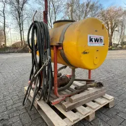 Watertank 300L | PTO Pomp &amp; Spuitlans | Onderhoud Nodig