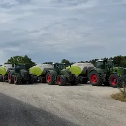 Buying Straw Directly from Field - Quick &amp; Reliable