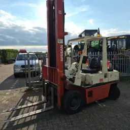 Nissan Heftruck 2.5 Ton LPG | Duplomast &amp; Sideshift