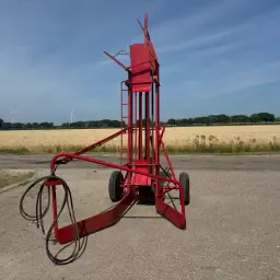 Hydraulic Bale Loader with Transport Rod | Farm Equipment