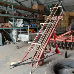 Vicon/Steketee balenlader voor kleine pakken - Moerstraten