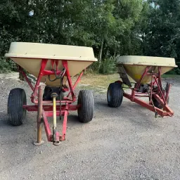 2x Vicon Pendulum Spreaders | With Working Vicon Control
