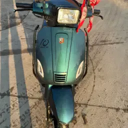 La Souris Scooter with Yellow License Plate | Low Mileage