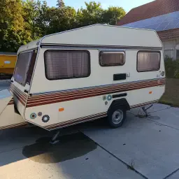 Festival Caravan 4 Slaapplekken | Werkend &amp; Waterdicht