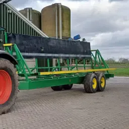 Kisten kantelwagen met knikdissel &amp; volgtrekhaak