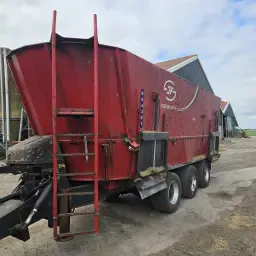 JF-Stoll Voermengwagen 32m³ te koop | Gebruikte Mengwagen