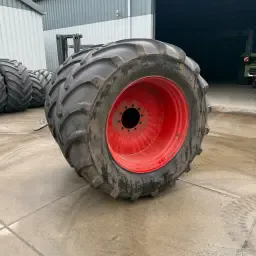 Michelin 900/50R42 MachXbib Banden op Fendt Velgen