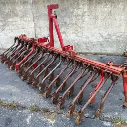 Zaaibalk te koop: Robuuste landbouwmachine voor 300 euro