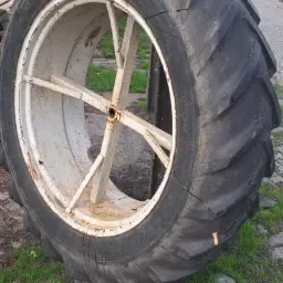 13.6 R38 Tractorbanden: Kleber &amp; Michelin met Spindels